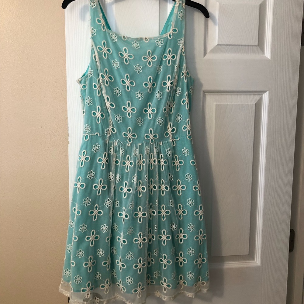 Jennifer Lopez spring mint dress